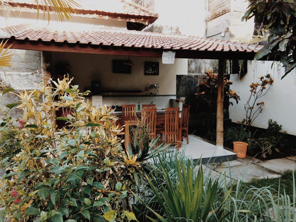 Honey Home Stay Canggu Екстериор снимка