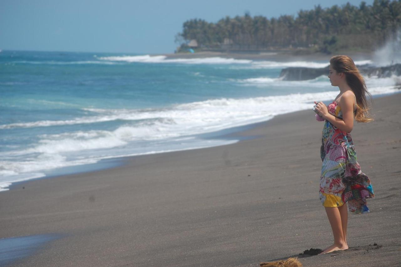 Honey Home Stay Canggu Екстериор снимка